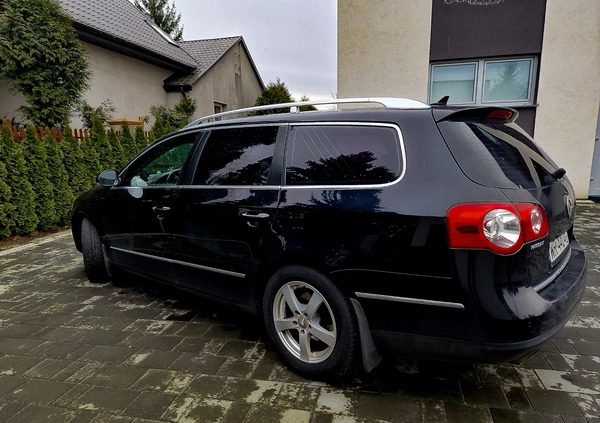 Volkswagen Passat cena 17900 przebieg: 220000, rok produkcji 2009 z Radom małe 67